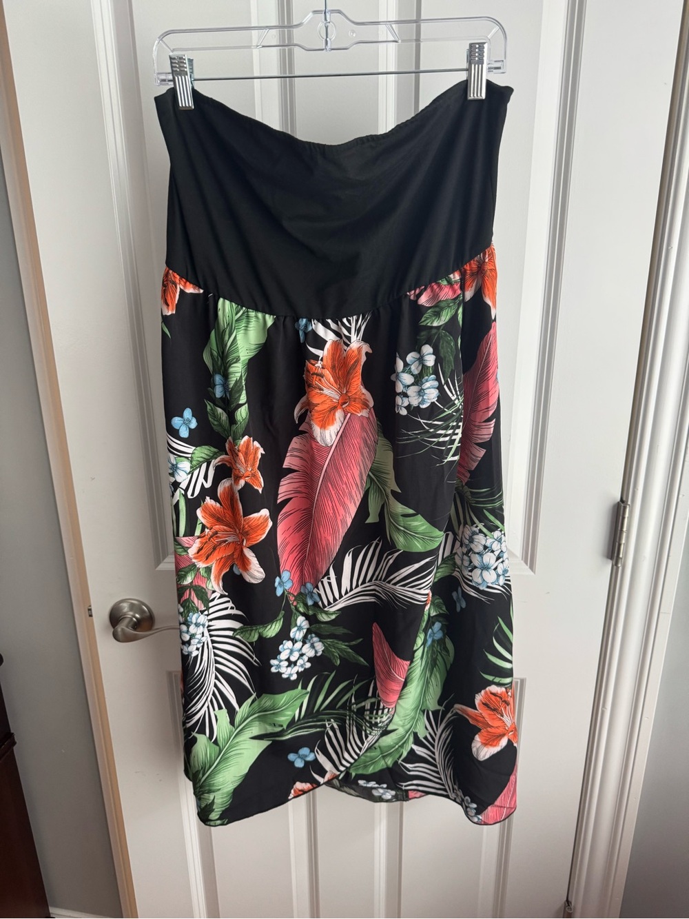 SHEIN Black Strapless Maxi Dress with Green & Coral Tropical Print